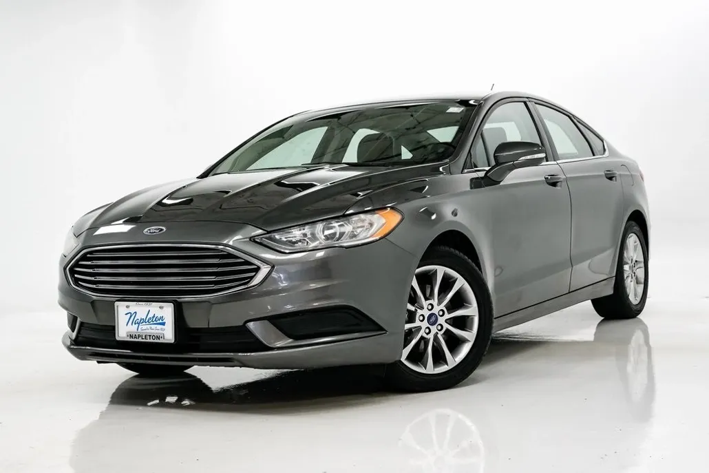 2017 Ford Fusion SE photo 1