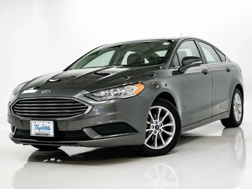 2017 Ford Fusion SE photo 1