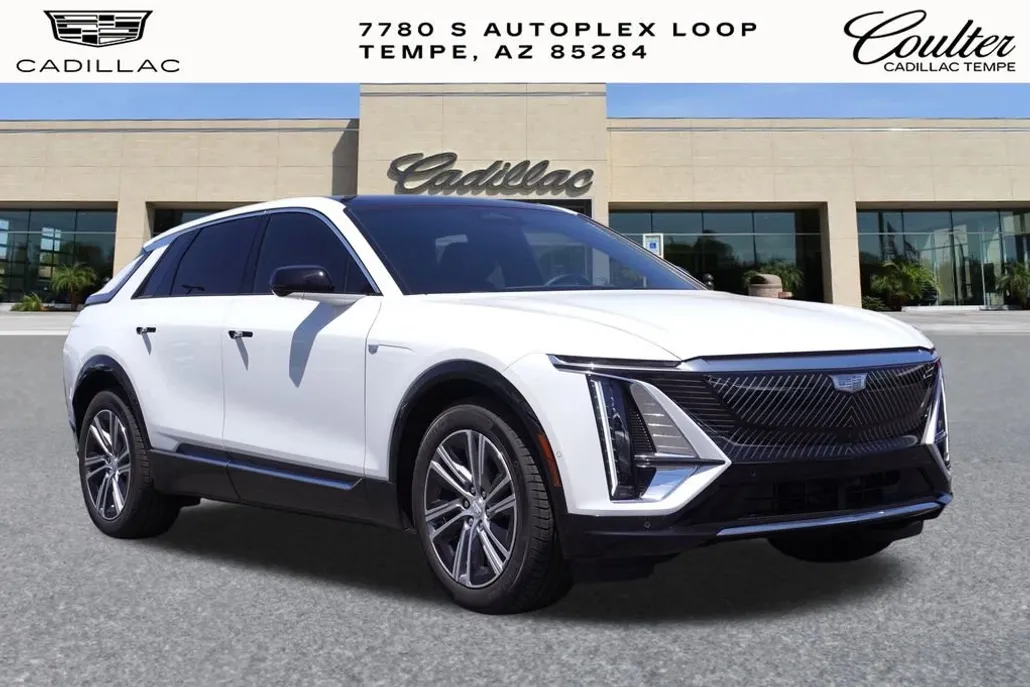 2025 Cadillac Lyriq Luxury photo 1