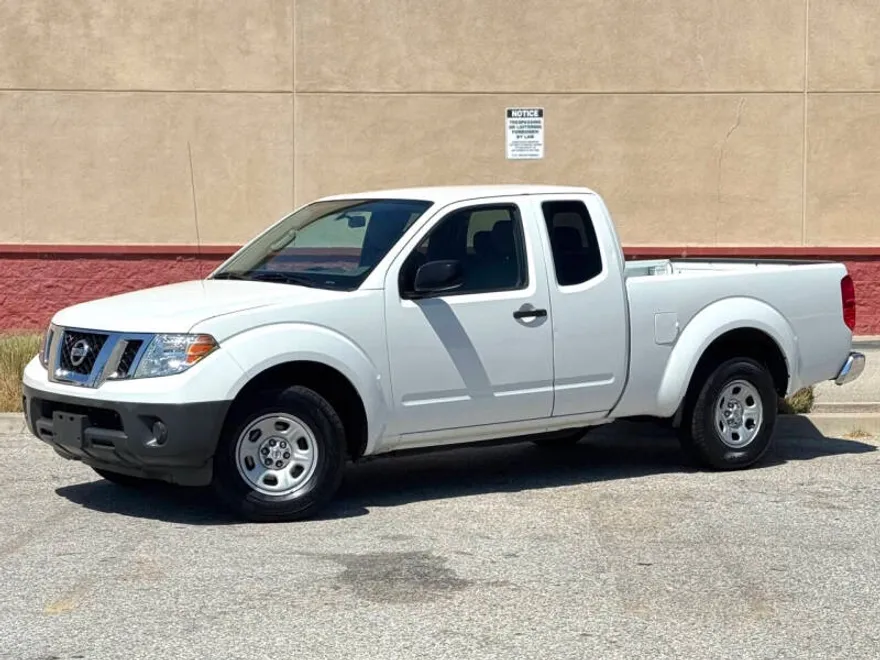 2016 Nissan Frontier S photo 1
