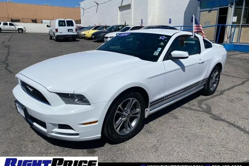 2014 Ford Mustang V6 Premium photo 1