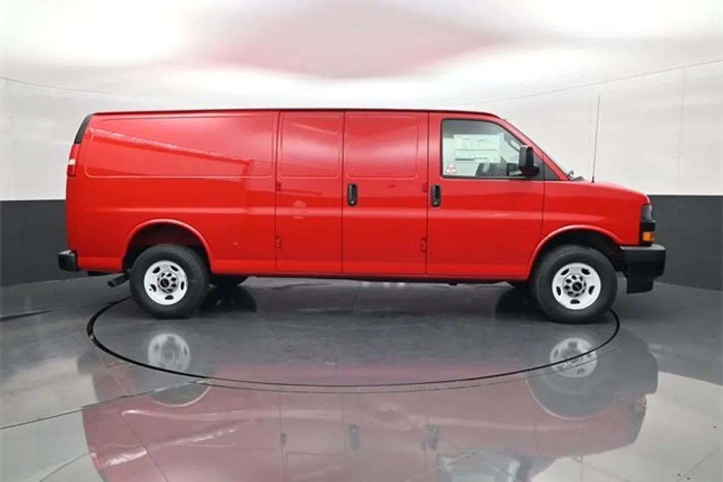 2025 Gmc Savana Cargo 3500 photo 1