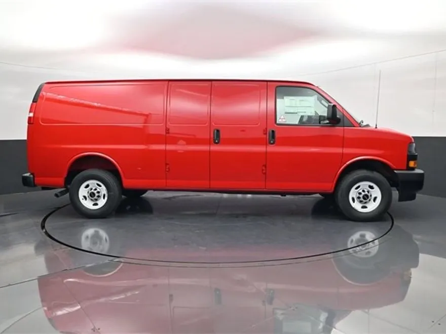 2025 Gmc Savana Cargo 3500 photo 1