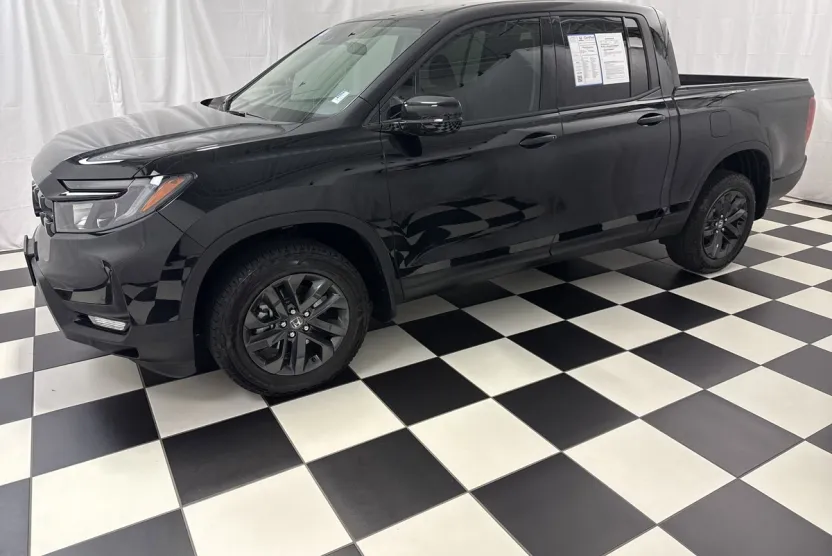 2025 Honda Ridgeline Sport photo 1