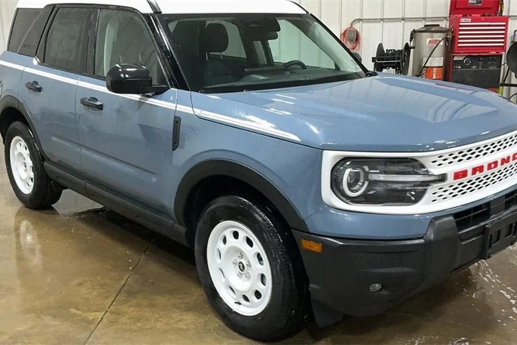 2025 Ford Bronco Sport Heritage photo 1