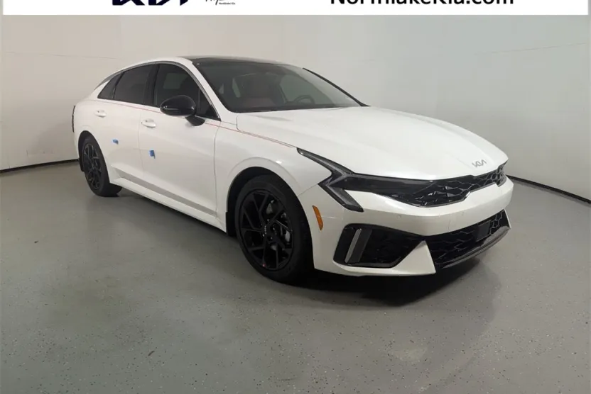 2026 Kia K5 GT-Line photo 1