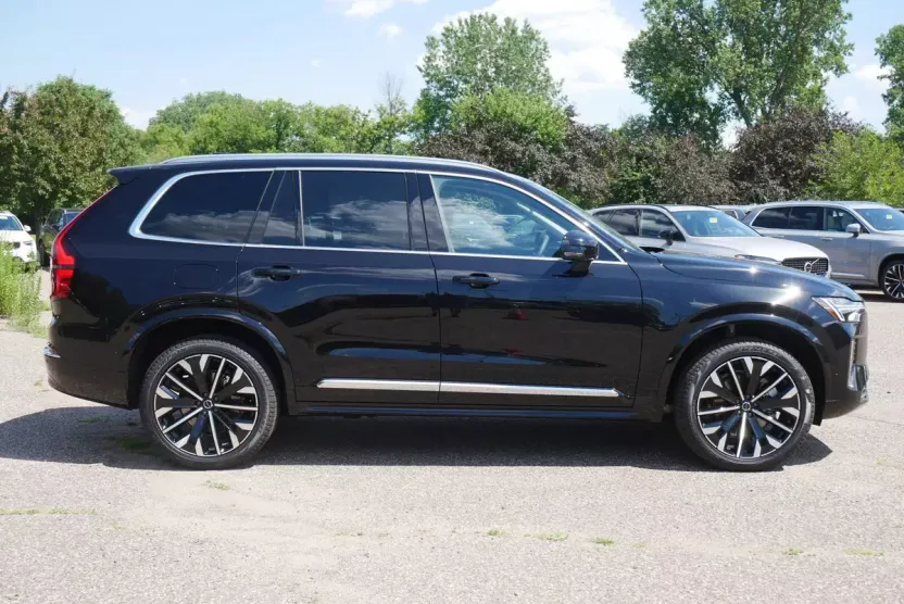 2026 Volvo XC90 Plus photo 1