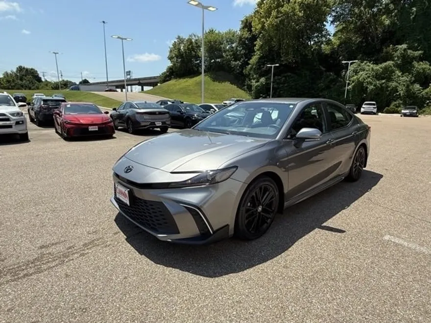 2025 Toyota Camry photo 1