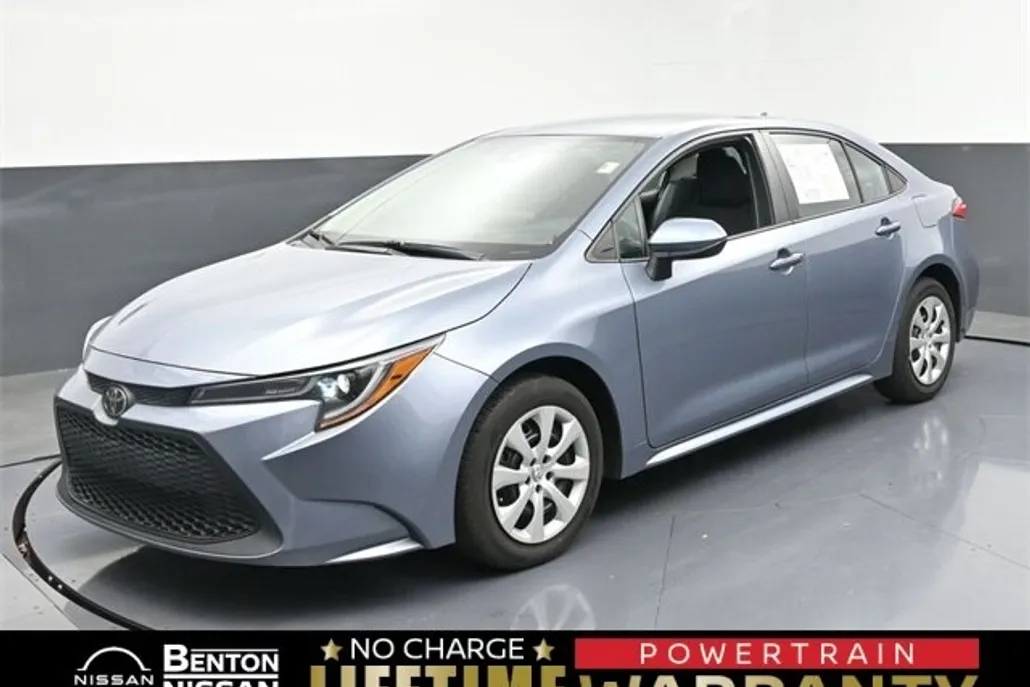 2022 Toyota Corolla LE photo 1