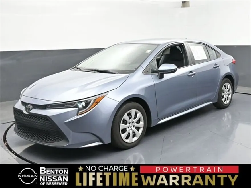 2022 Toyota Corolla LE photo 1