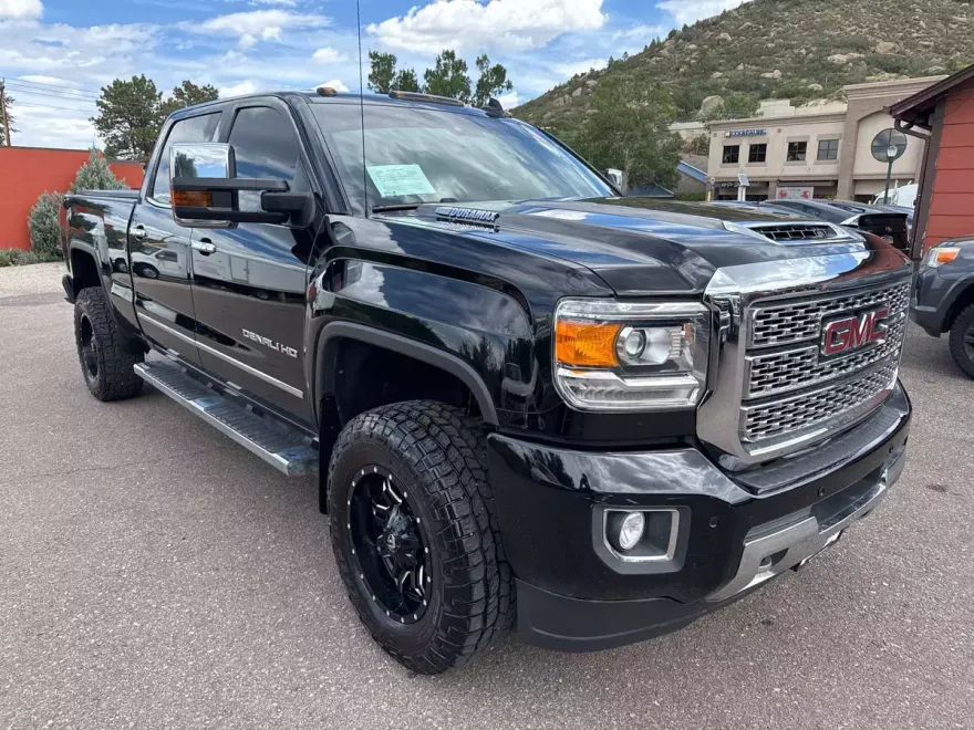 2019 Gmc Sierra HD Denali photo 1