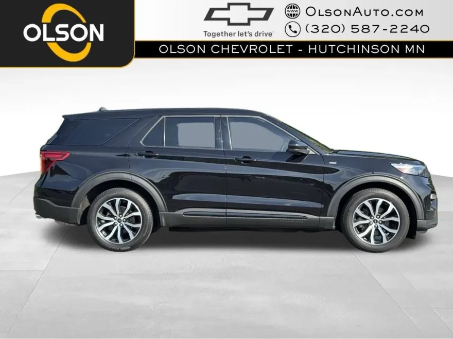 2022 Ford Explorer ST-Line photo 1