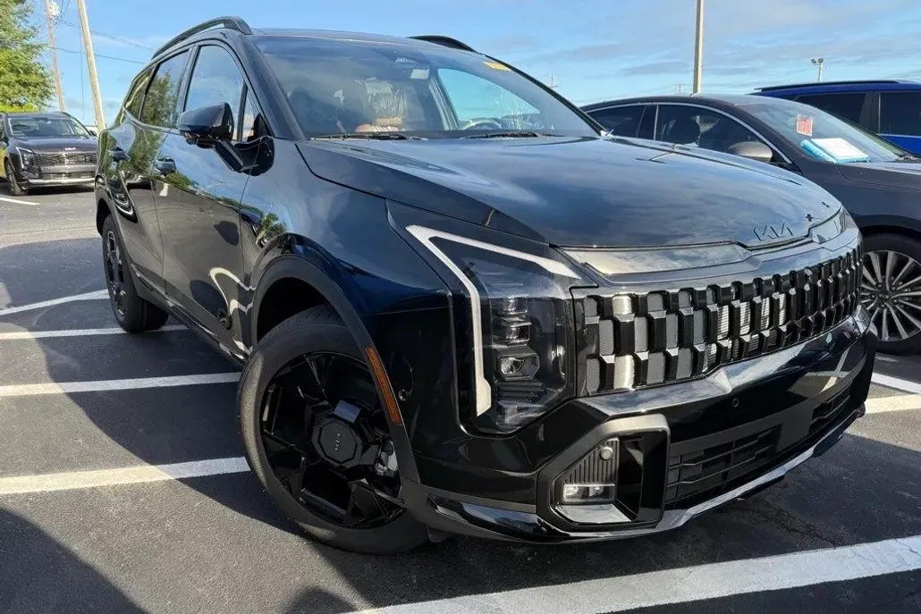 2026 Kia Sportage X-Line photo 1