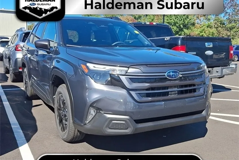 2025 Subaru Forester Premium photo 1