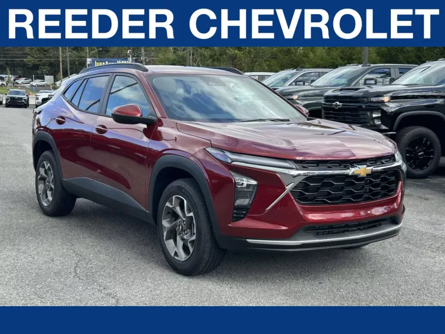 2025 Chevrolet Trax LT photo 1