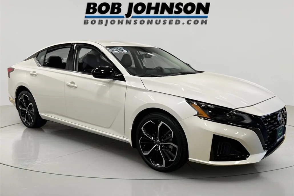 2024 Nissan Altima 2.5 SR photo 1