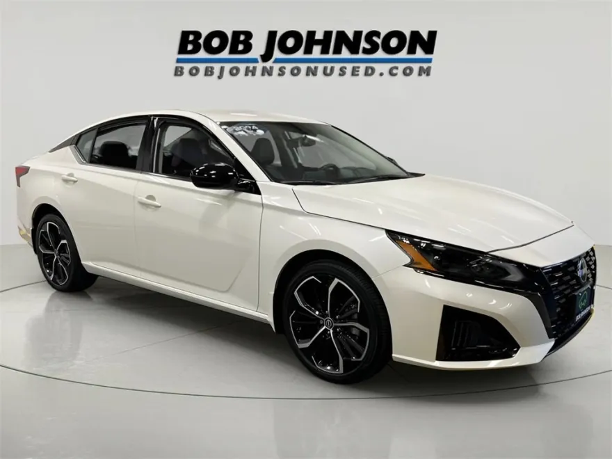2024 Nissan Altima 2.5 SR photo 1