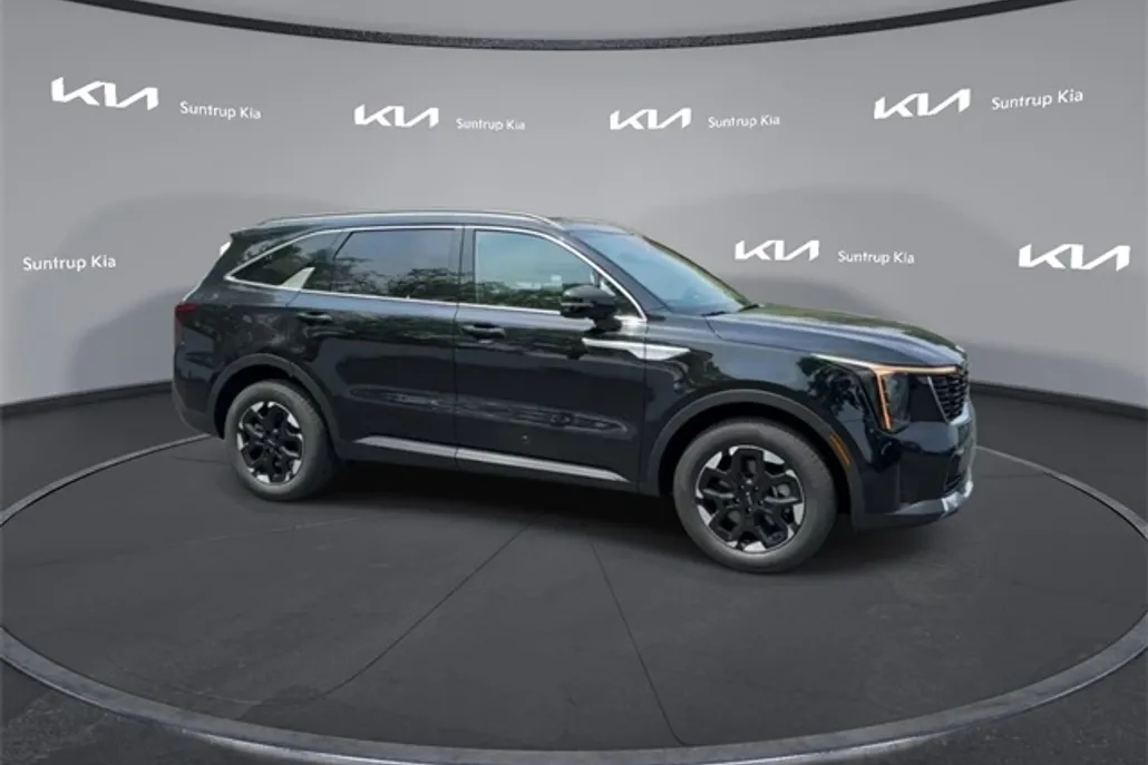 2025 Kia Sorento S photo 1
