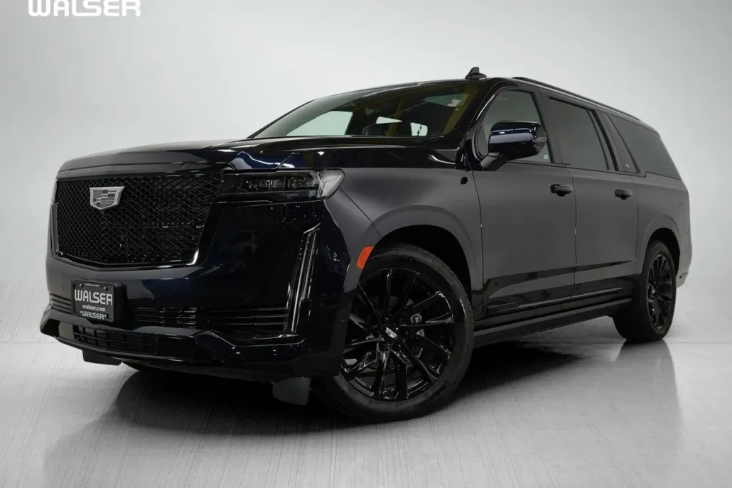2023 Cadillac Escalade ESV Sport Platinum photo 1
