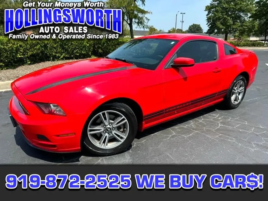 2013 Ford Mustang V6 photo 1