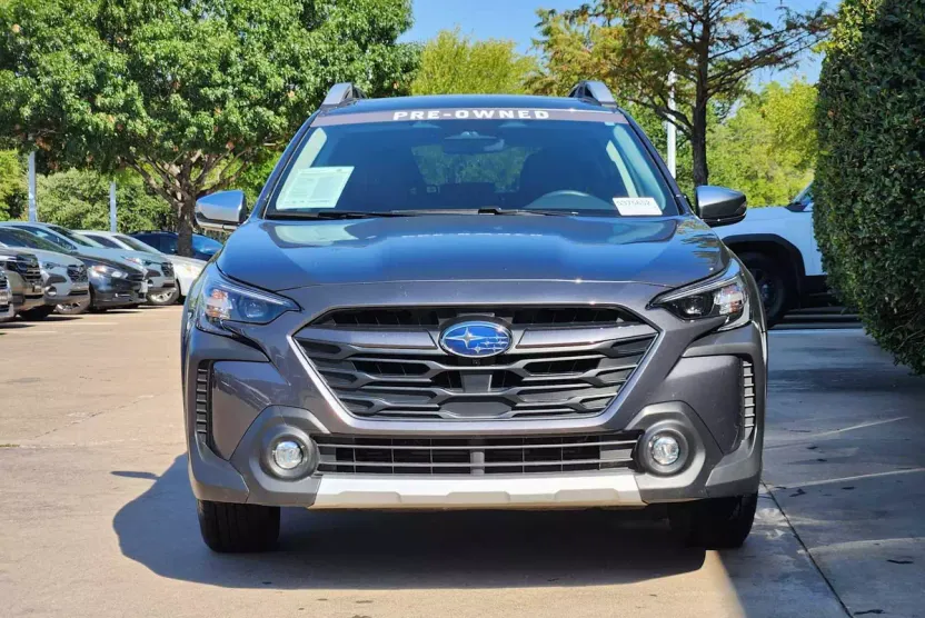 2025 Subaru Outback Touring photo 1