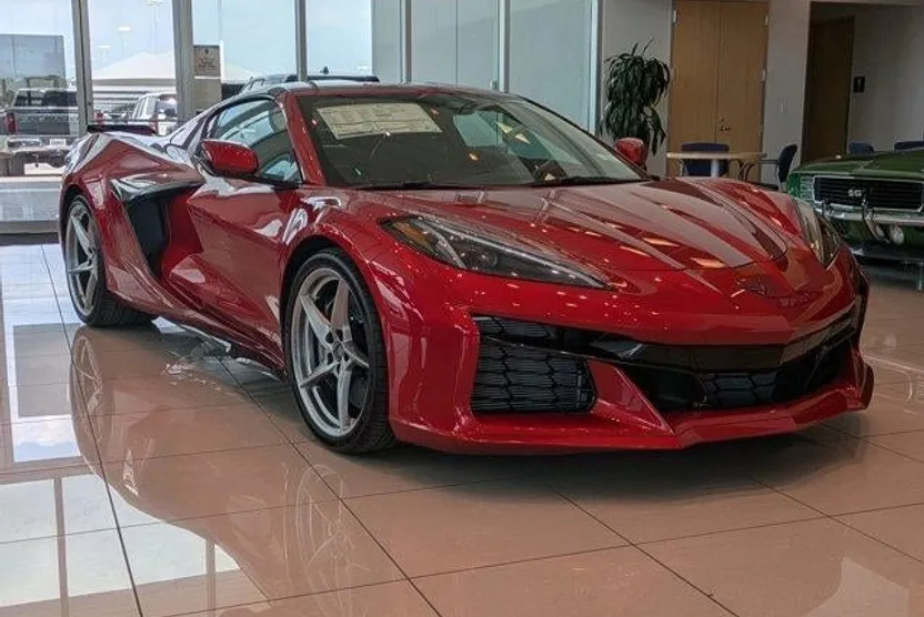 2025 Chevrolet Corvette E-Ray Coupe 1LZ photo 1
