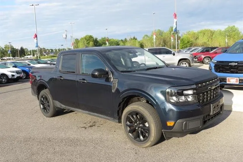 2023 Ford Maverick XLT photo 1