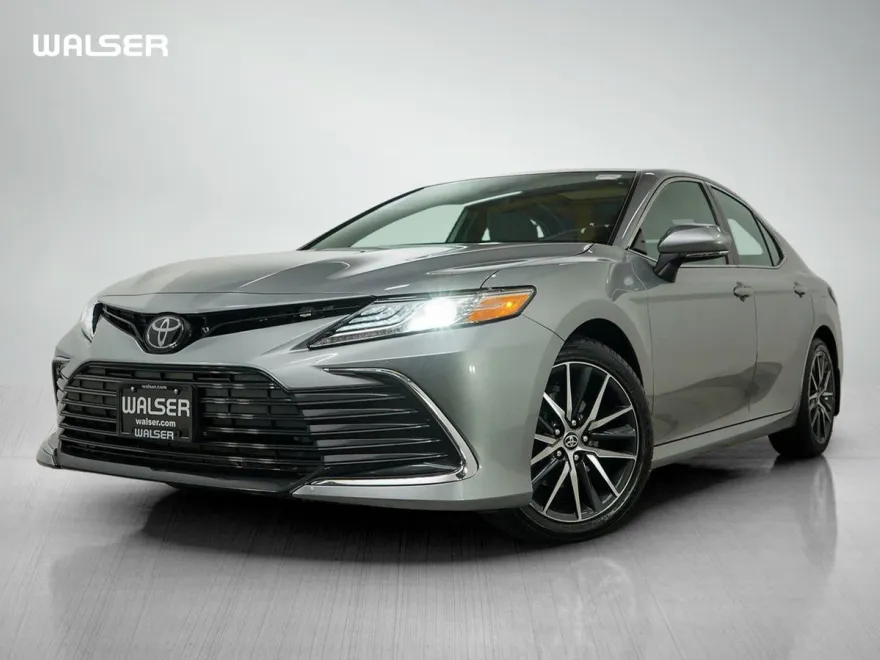 2023 Toyota Camry XLE photo 1