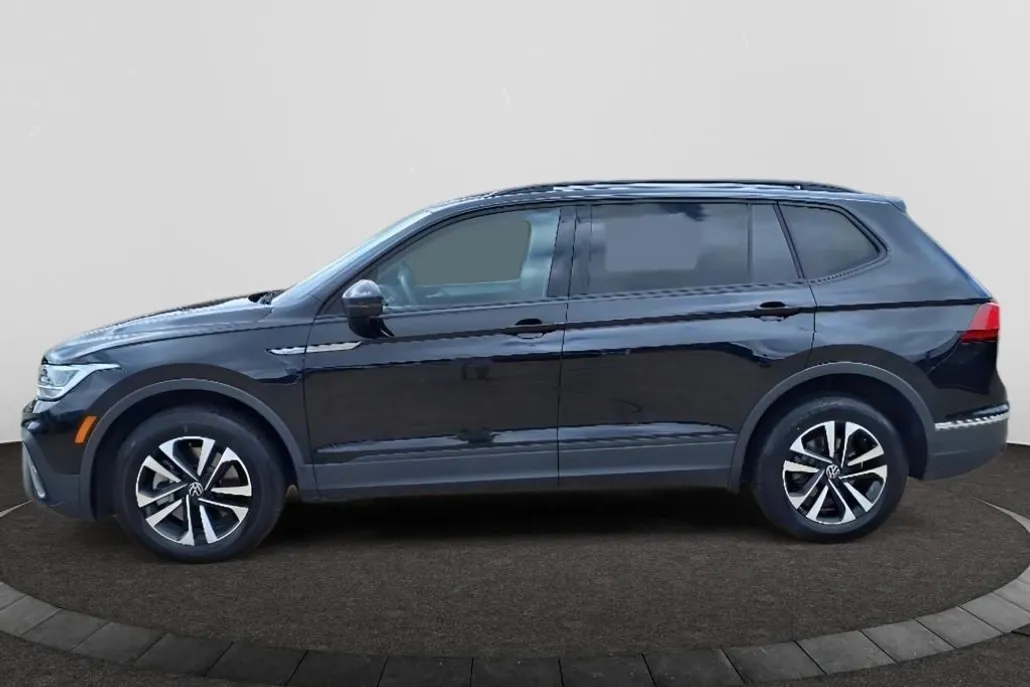2024 Volkswagen Tiguan Sport photo 1