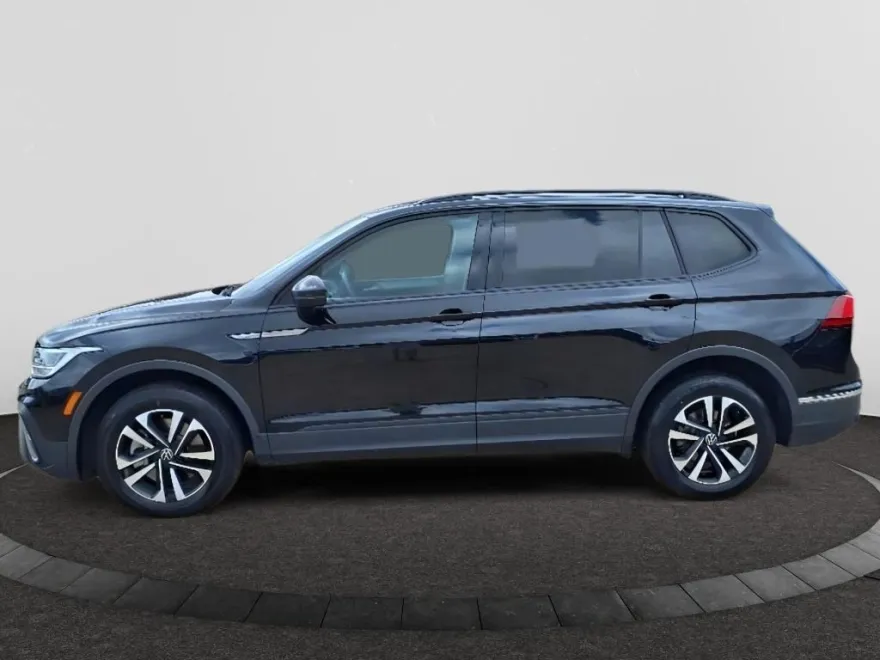 2024 Volkswagen Tiguan Sport photo 1