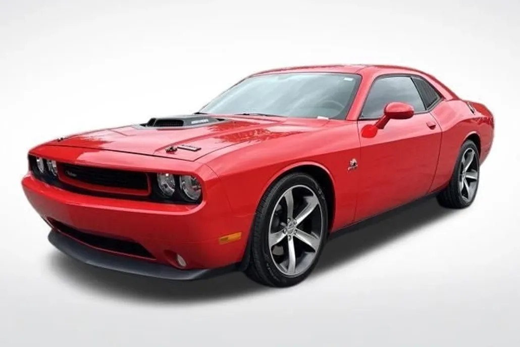 2014 Dodge Challenger R/T photo 1