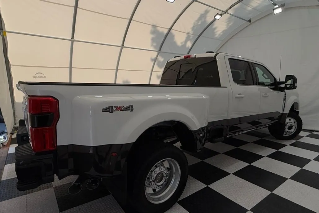 2025 Ford F-450 photo 1