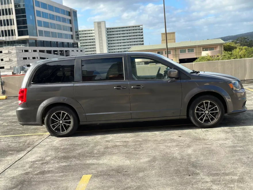 2019 Dodge Grand Caravan GT photo 1