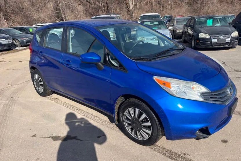 2015 Nissan Versa Note Plus photo 1