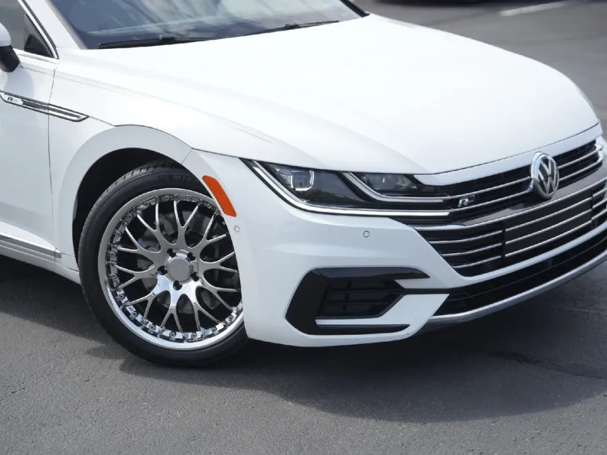 2019 Volkswagen Arteon SEL Premium R-Line photo 1