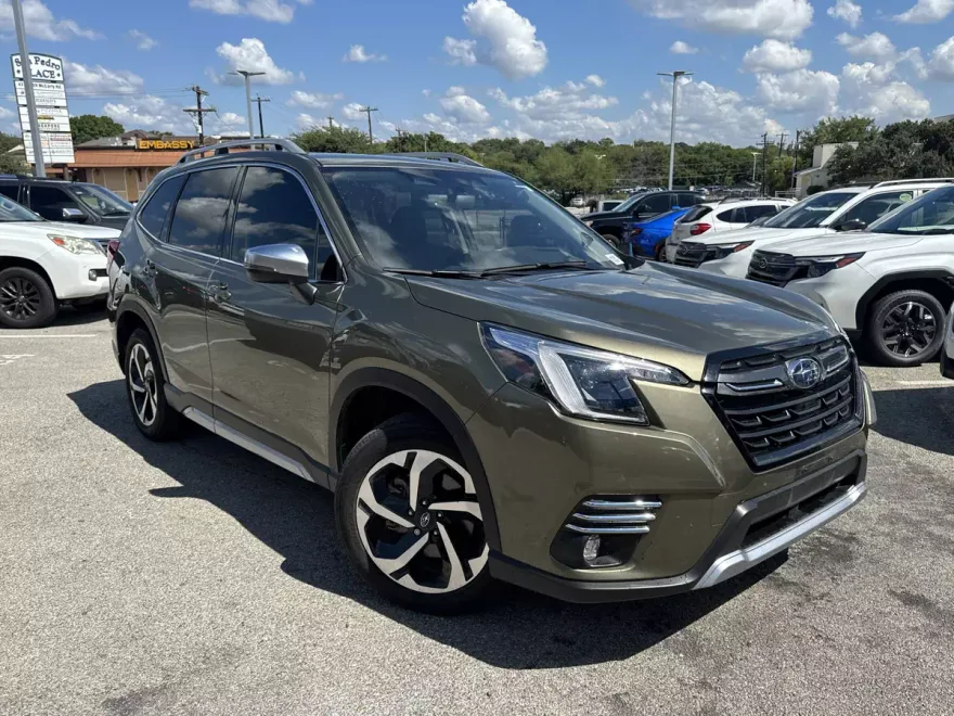 2024 Subaru Forester Touring photo 1