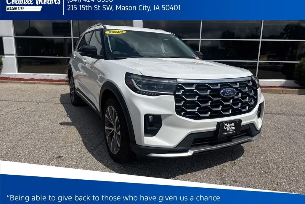 2025 Ford Explorer Platinum photo 1