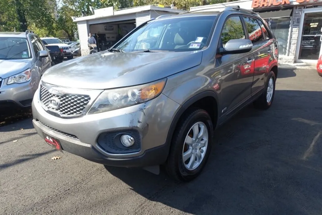2011 Kia Sorento LX photo 1