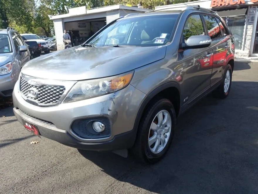 2011 Kia Sorento LX photo 1