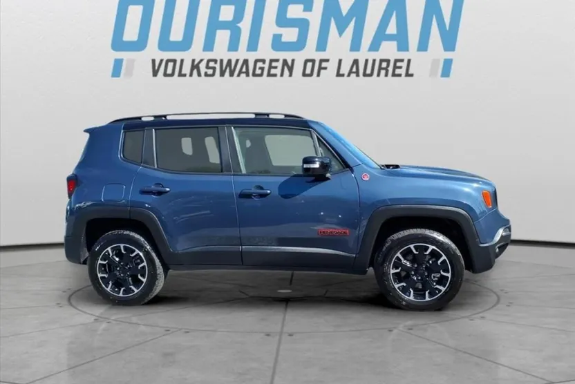 2023 Jeep Renegade Trailhawk photo 1