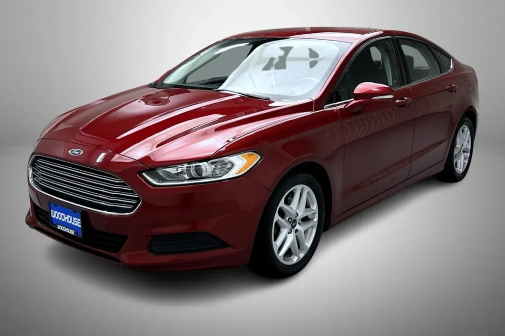2016 Ford Fusion SE photo 1