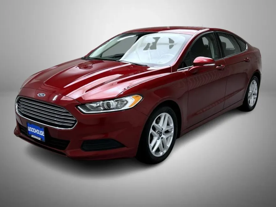 2016 Ford Fusion SE photo 1