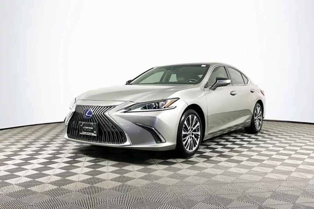2020 Lexus ES 300h photo 1