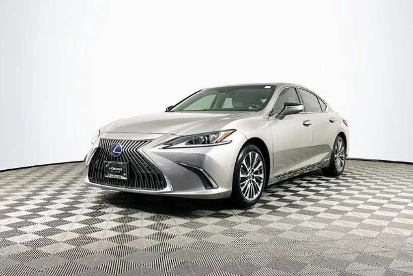 2020 Lexus ES 300h photo 1