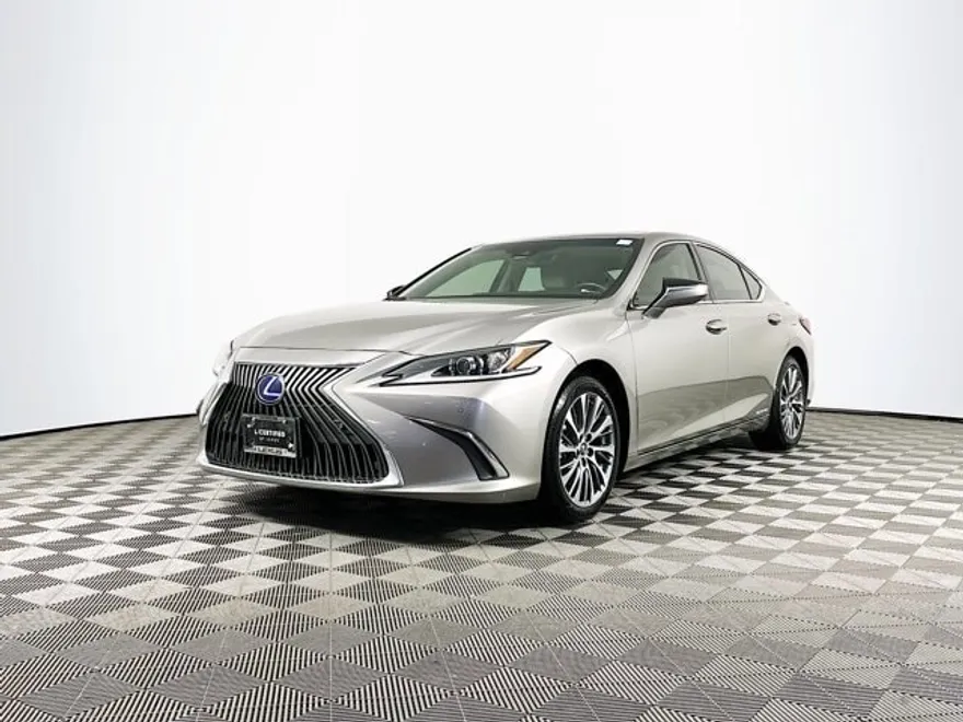 2020 Lexus ES 300h photo 1