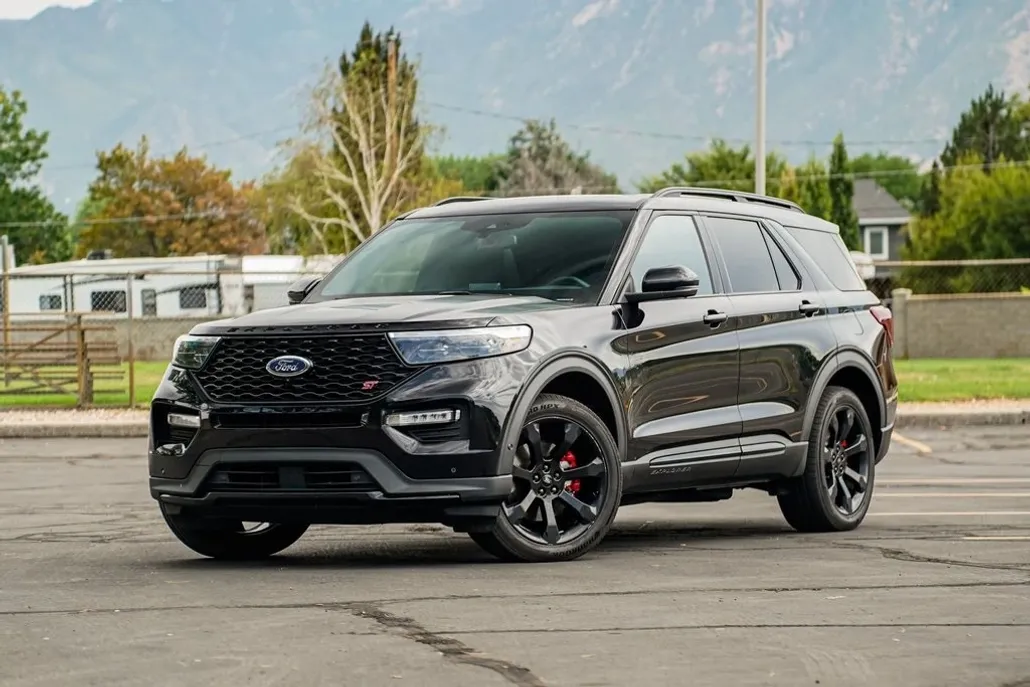 2021 Ford Explorer ST photo 1