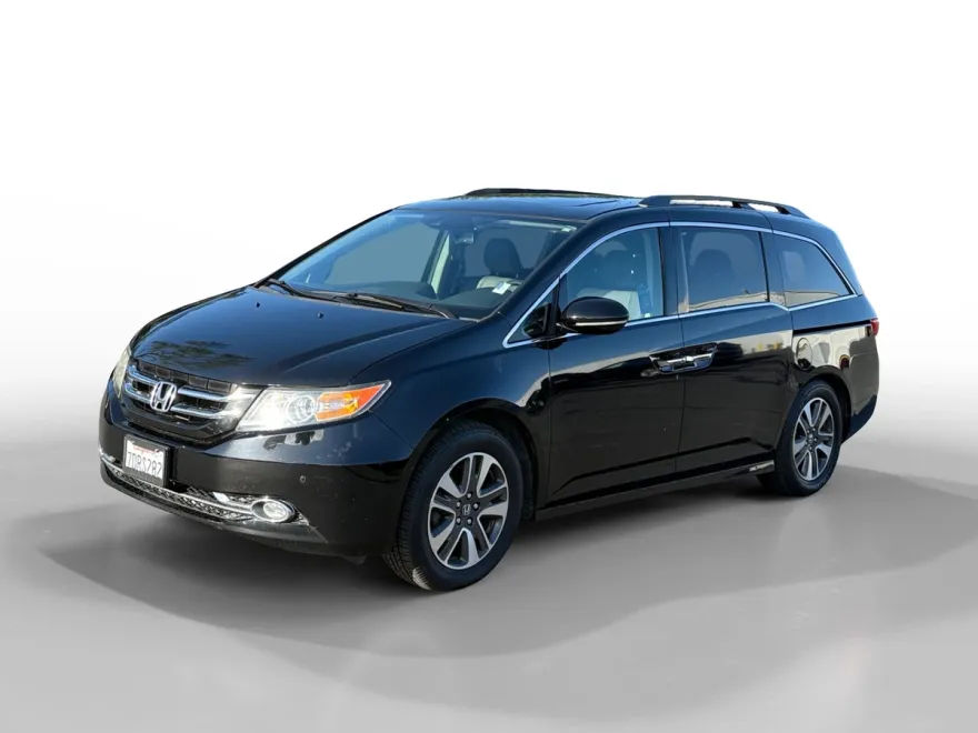 2014 Honda Odyssey Touring photo 1