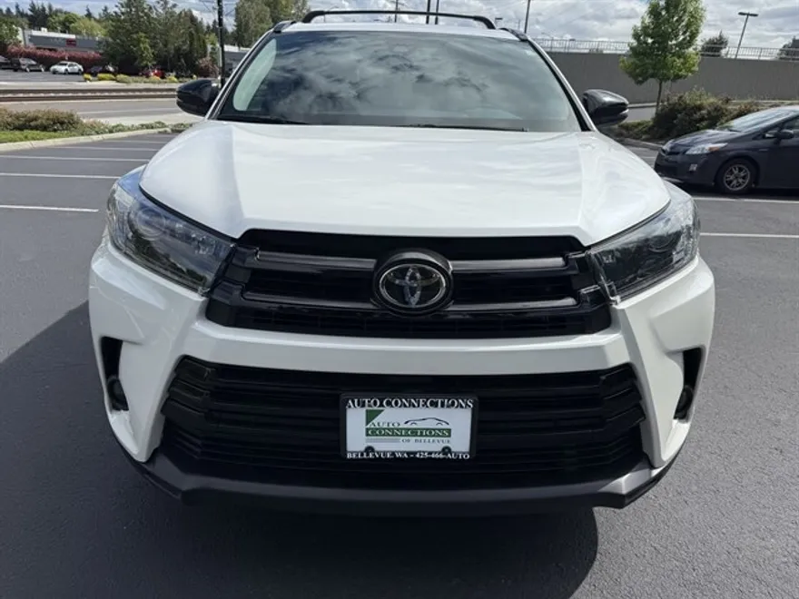 2019 Toyota Highlander SE photo 1