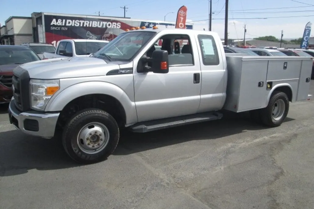 2016 Ford F-350 XL photo 1