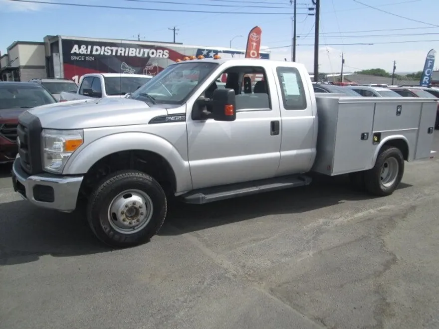 2016 Ford F-350 XL photo 1